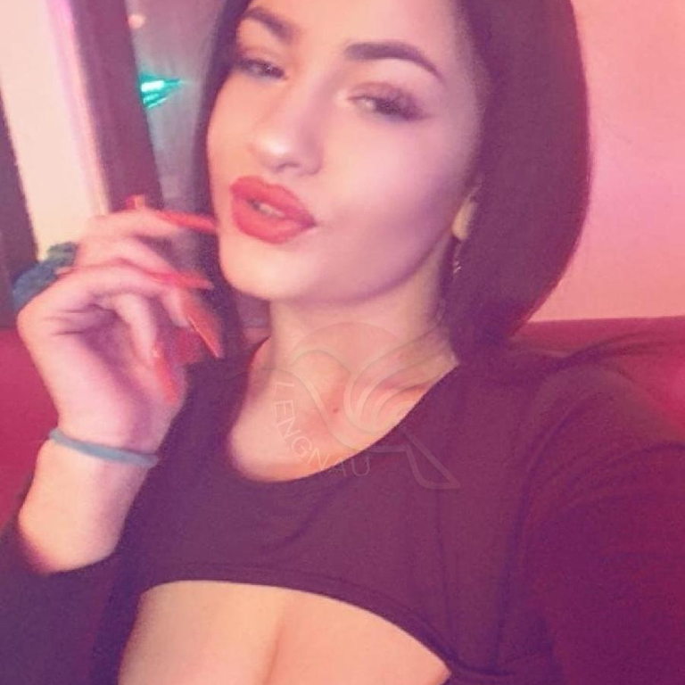 Alexandra - Studio 6