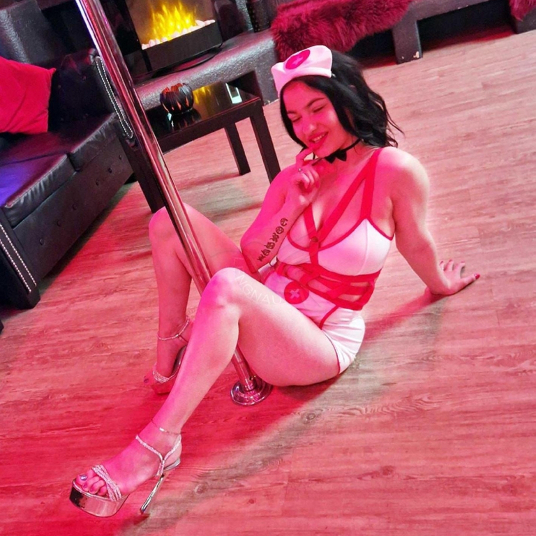 Alexandra - Studio 6