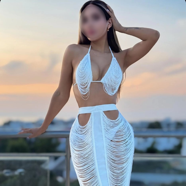 Catalina - nette Brünette