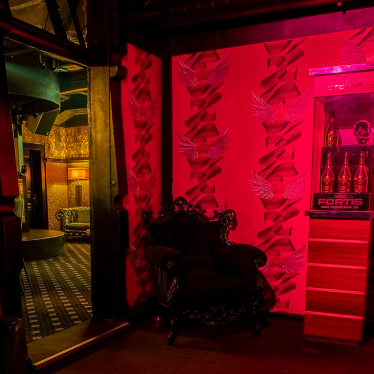 Vip Bar — 8135 Sihlbrugg