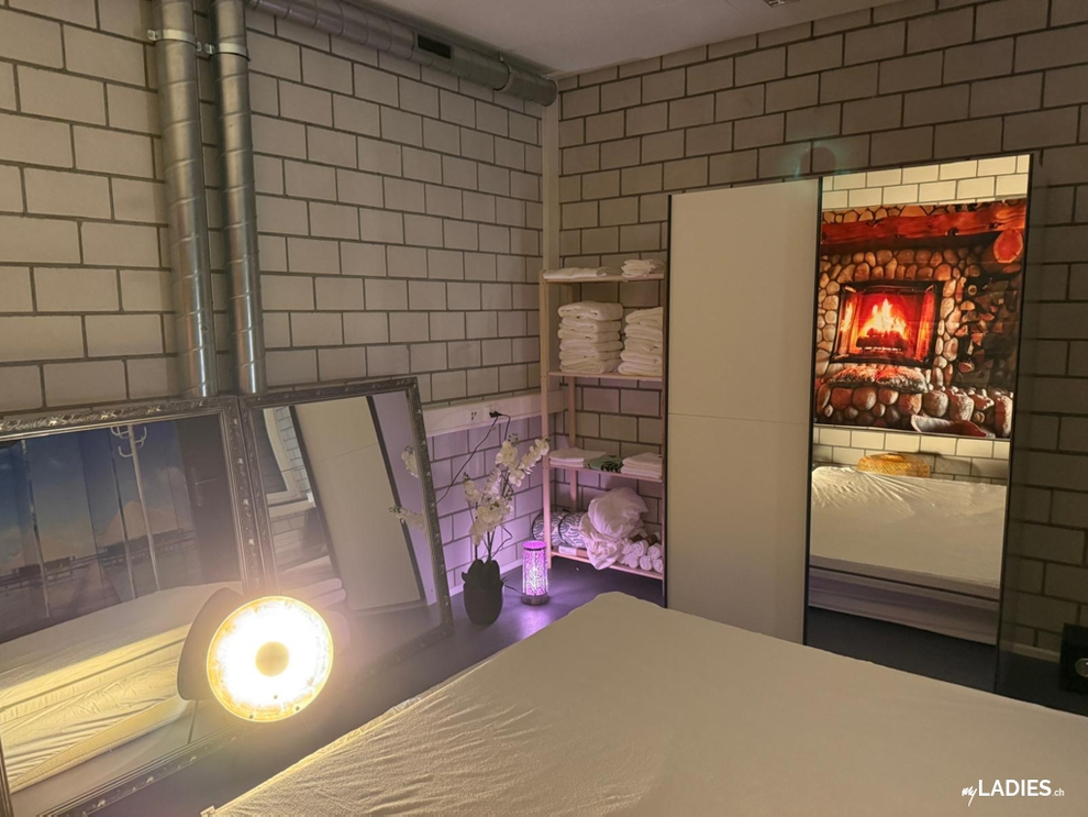 Masseurinnen im erotischen Bereich gesucht / Bild 7