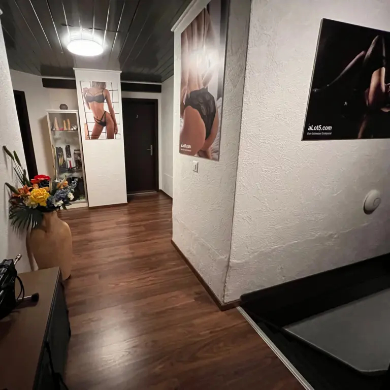 Happy Girls — 4628 Wolfwil