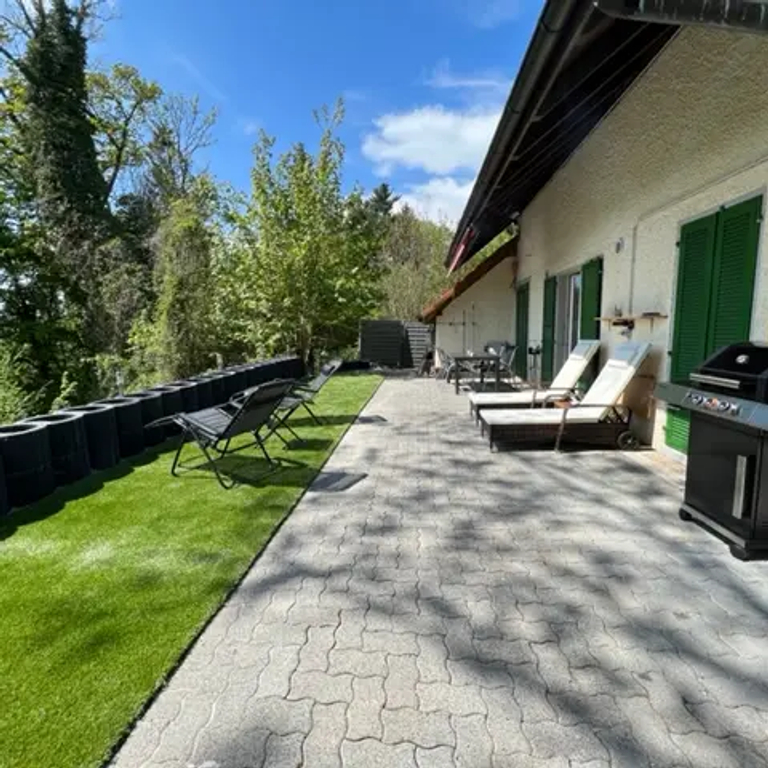 Wir suchen gut gelaunte Girls