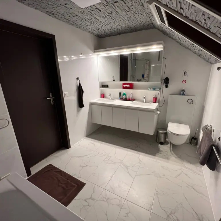 Wir suchen gut gelaunte Girls