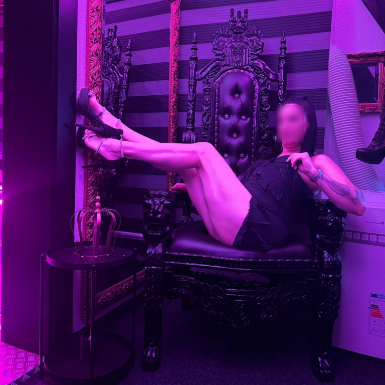 Amira - heisse Performance