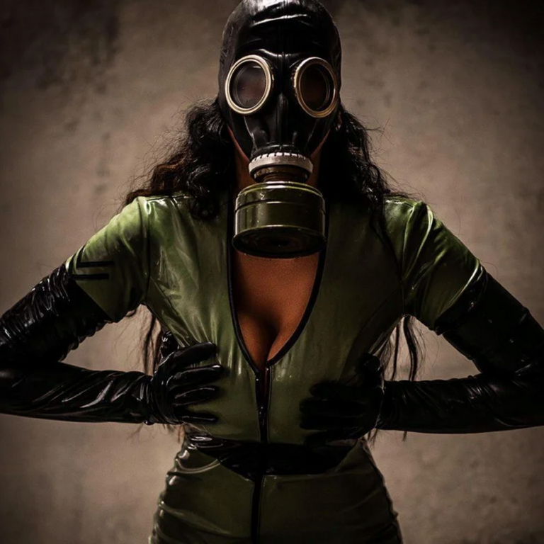 Mistress M - BDSM Fetish Service