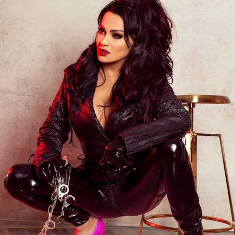 Chantal Fetisch - Die harte Hand