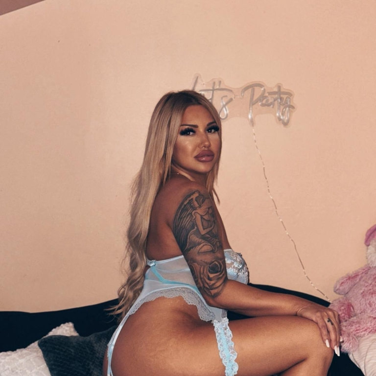 CHLOE NEW IN ST GALLEN - Sexy blonde