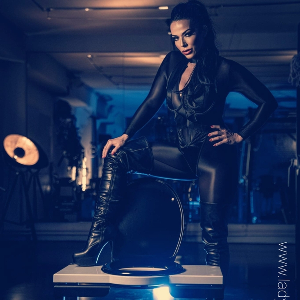 Bild #39 von Lady Zenja