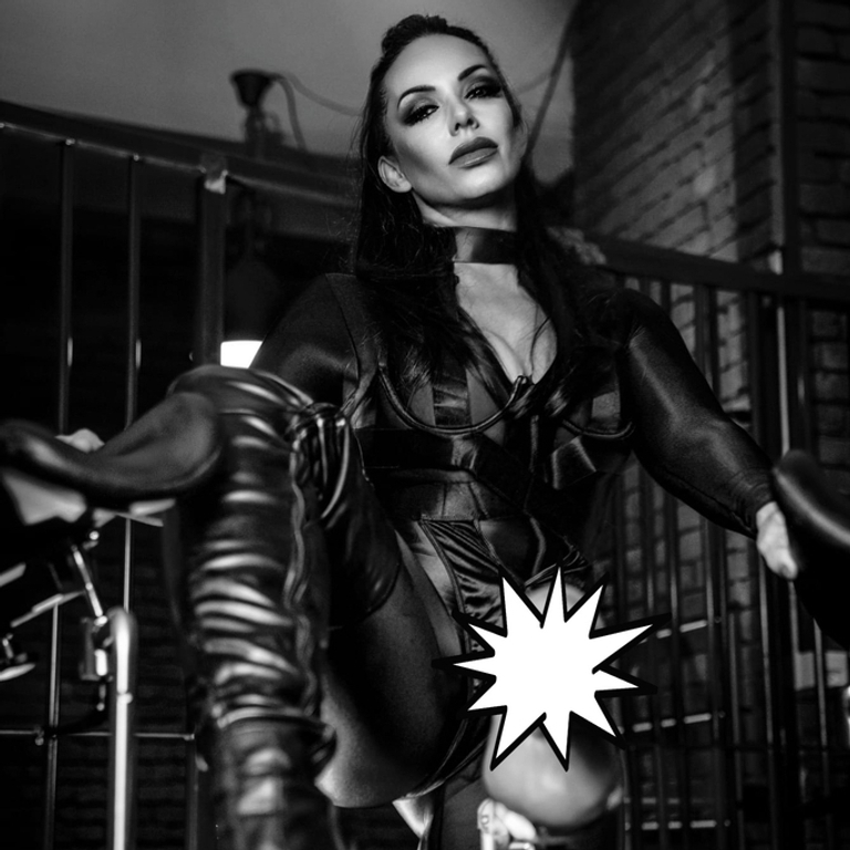 Lady Zenja - Sadistisch Schön