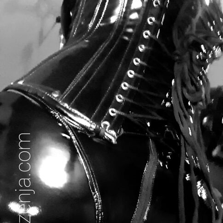 Lady Zenja - Sadistisch Schön