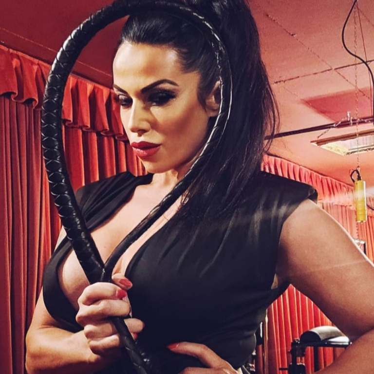 Lady Zenja - Sadistisch Schön