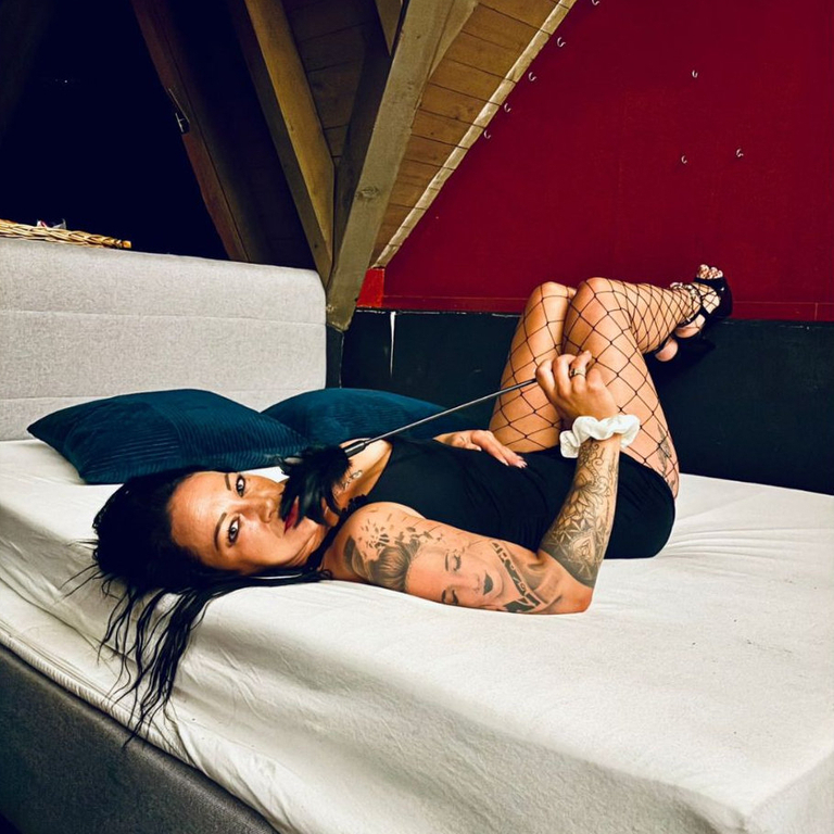 Bella - anal & bumssüchtig