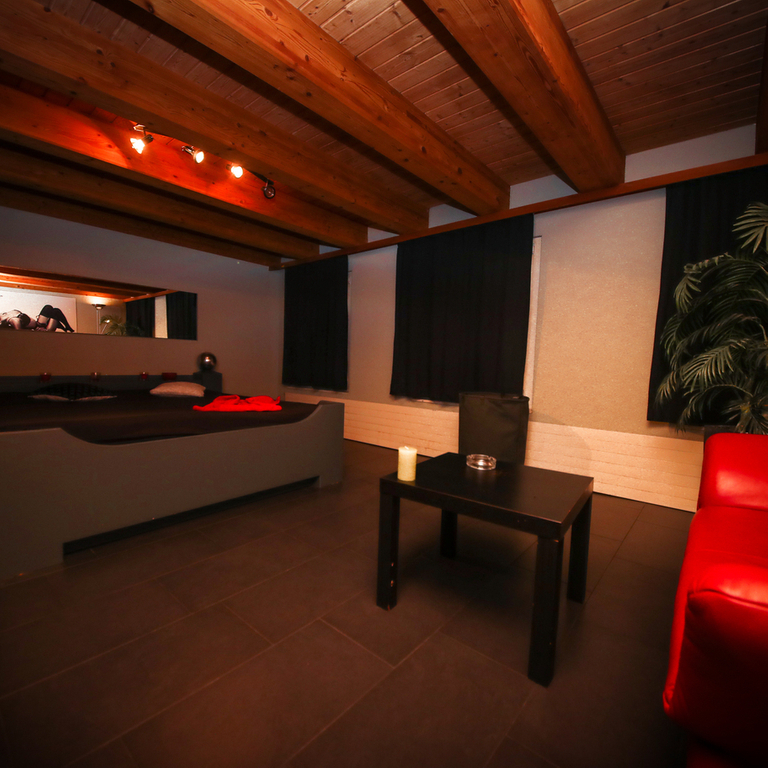 Club Mirage — 8855 Wangen SZ