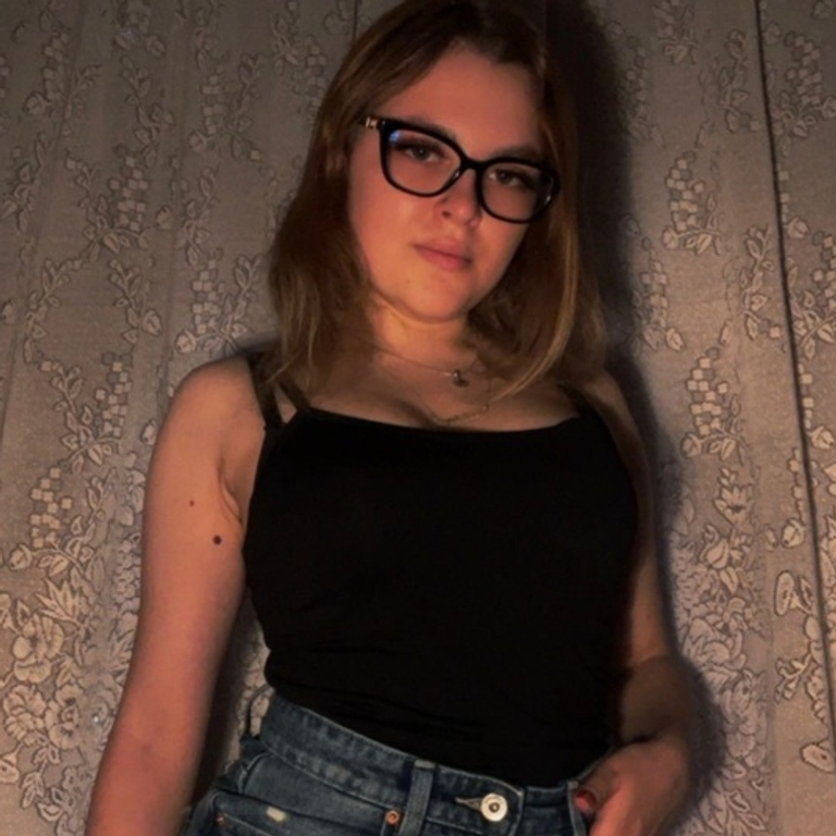 Maya - jung und heiss