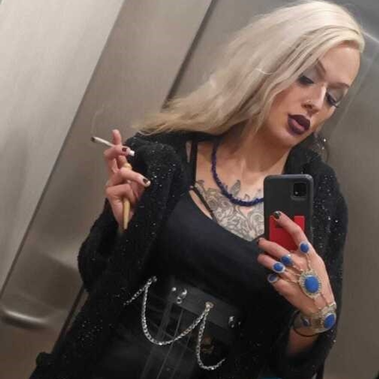 Fetischlady Latifa Noir - die Welt des BDSM