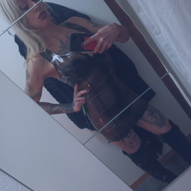 Fetischlady Latifa Noir - die Welt des BDSM