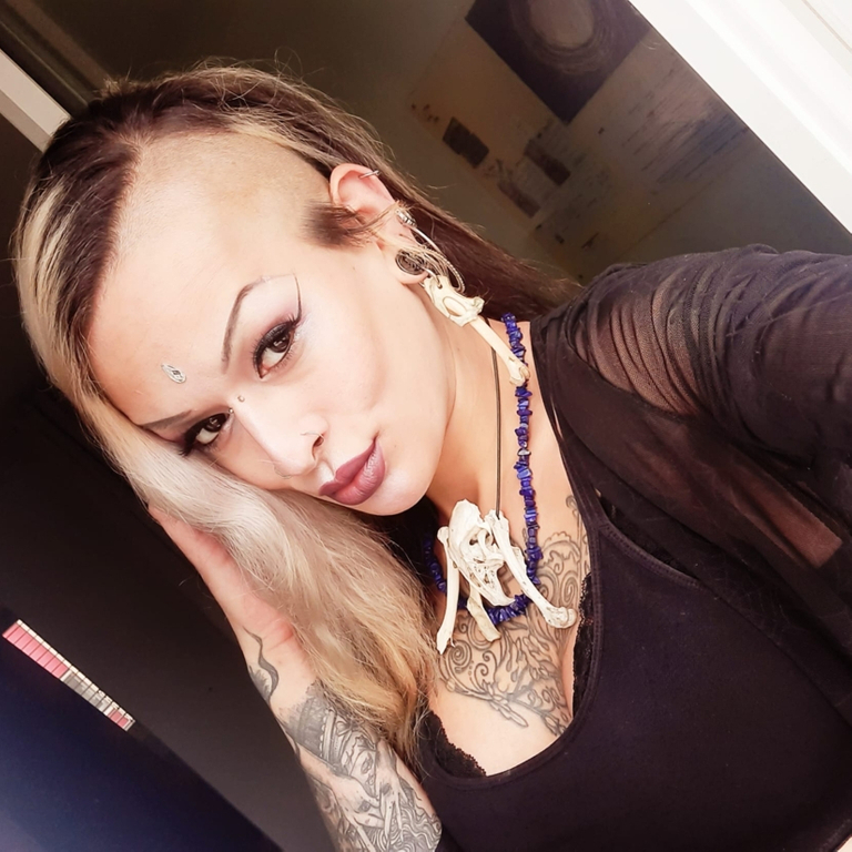 Fetischlady Latifa Noir - die Welt des BDSM