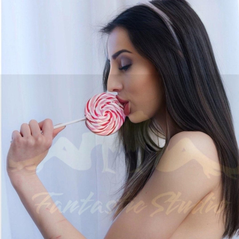 Amanda - schlank und fickbar