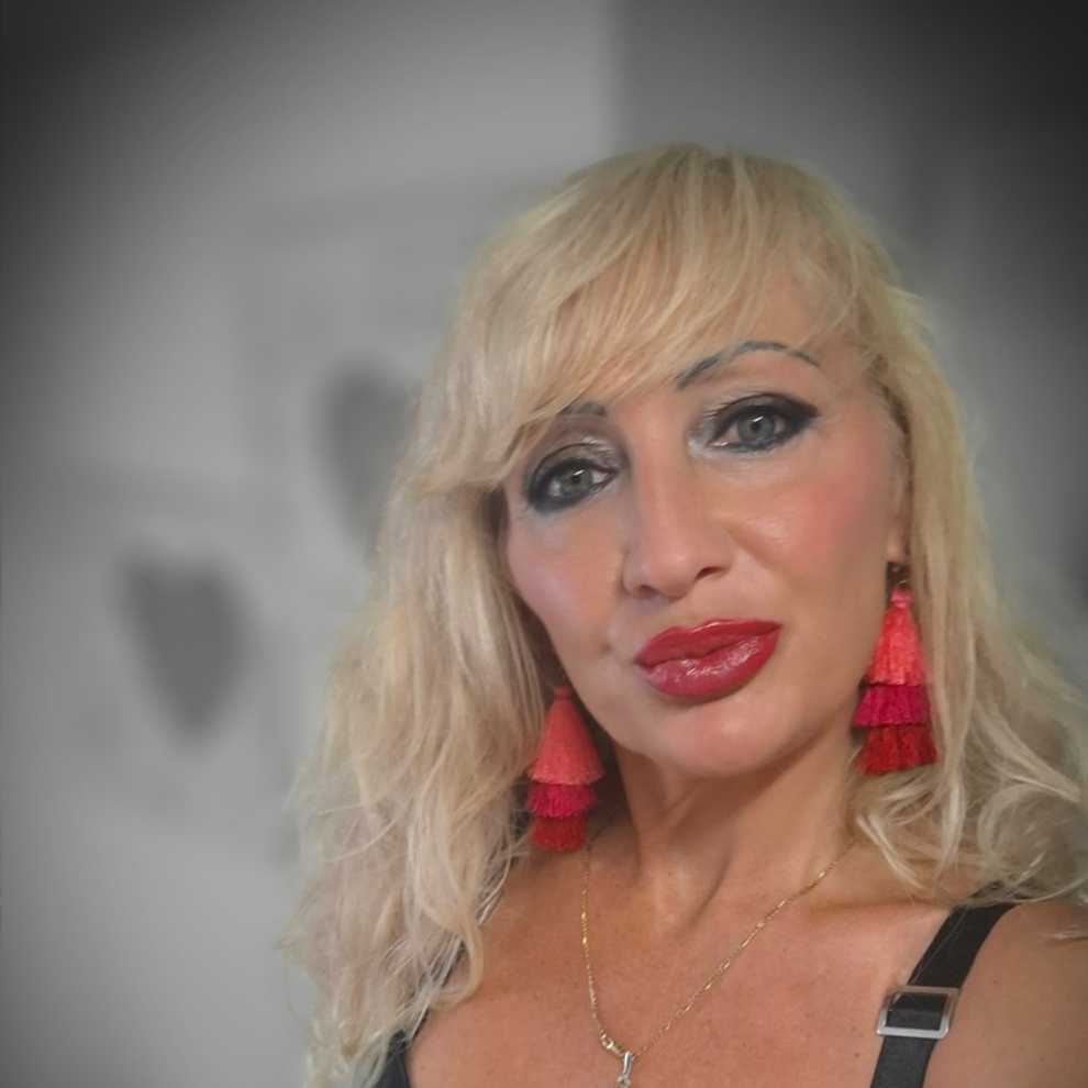 Image #13 from Perla