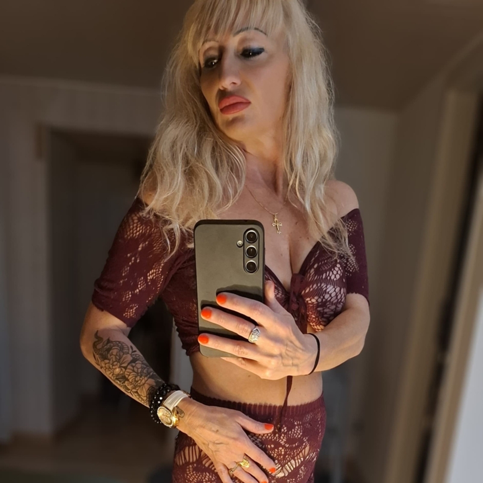 Image #11 from Perla