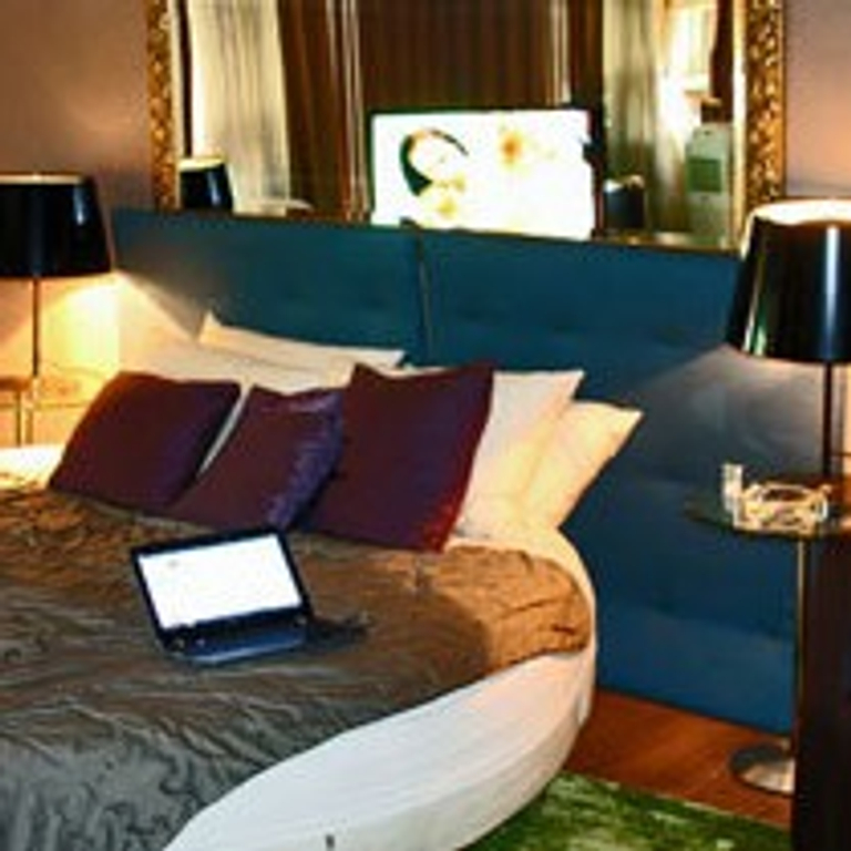 TEMPELGIRLS — 4055 Basel