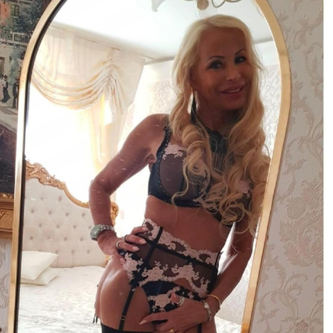 Donatella - Blonde Milf