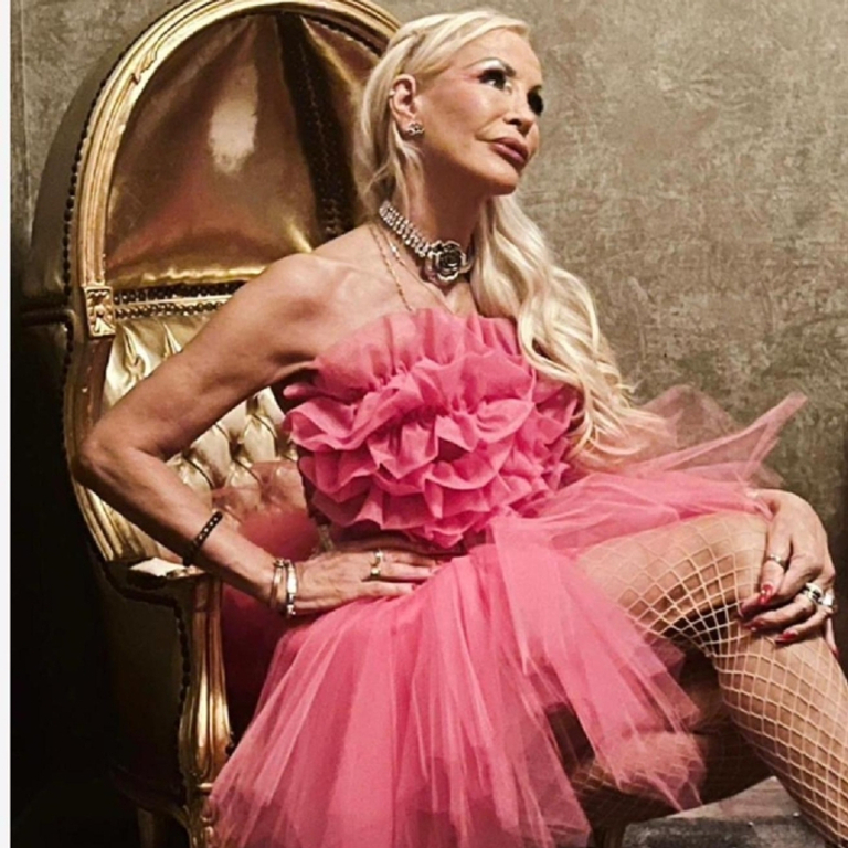 Donatella - Blonde Milf