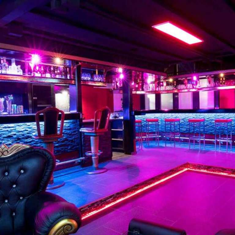 KONTAKTBAR CASTELLO — 6440 Brunnen