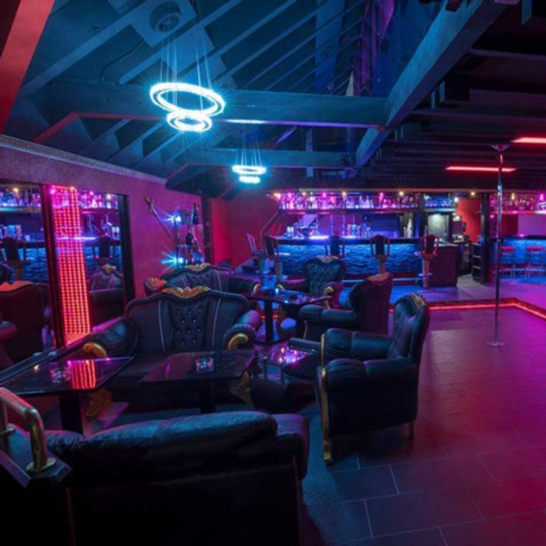 KONTAKTBAR CASTELLO — 6440 Brunnen