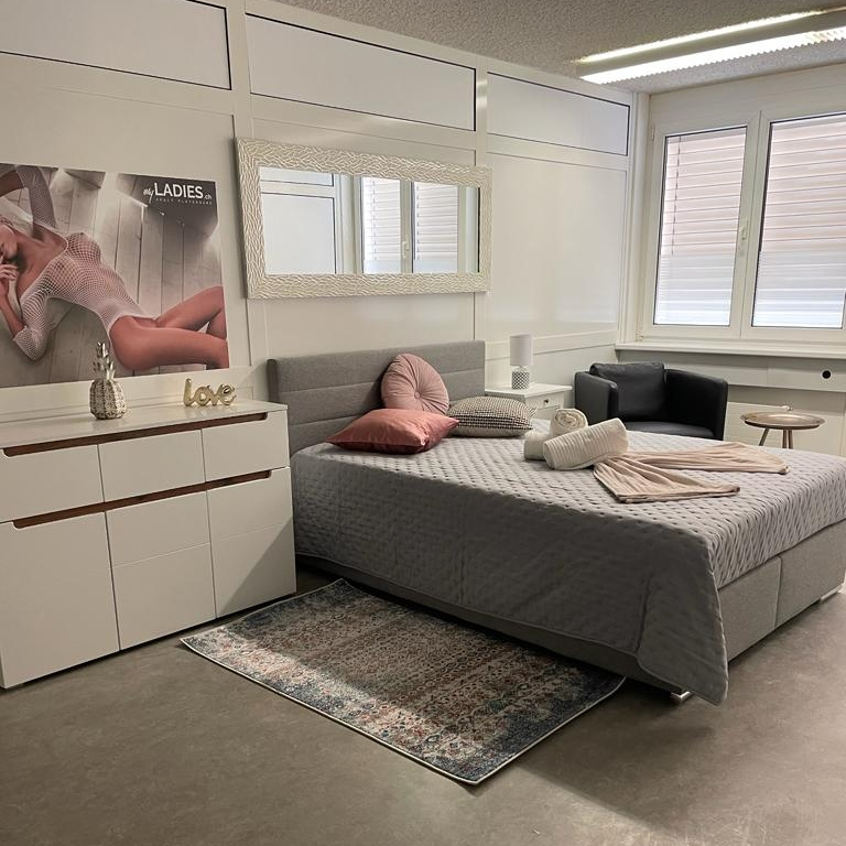 Zimmer/Rooms/Habitaciones in Niederglatt ZH