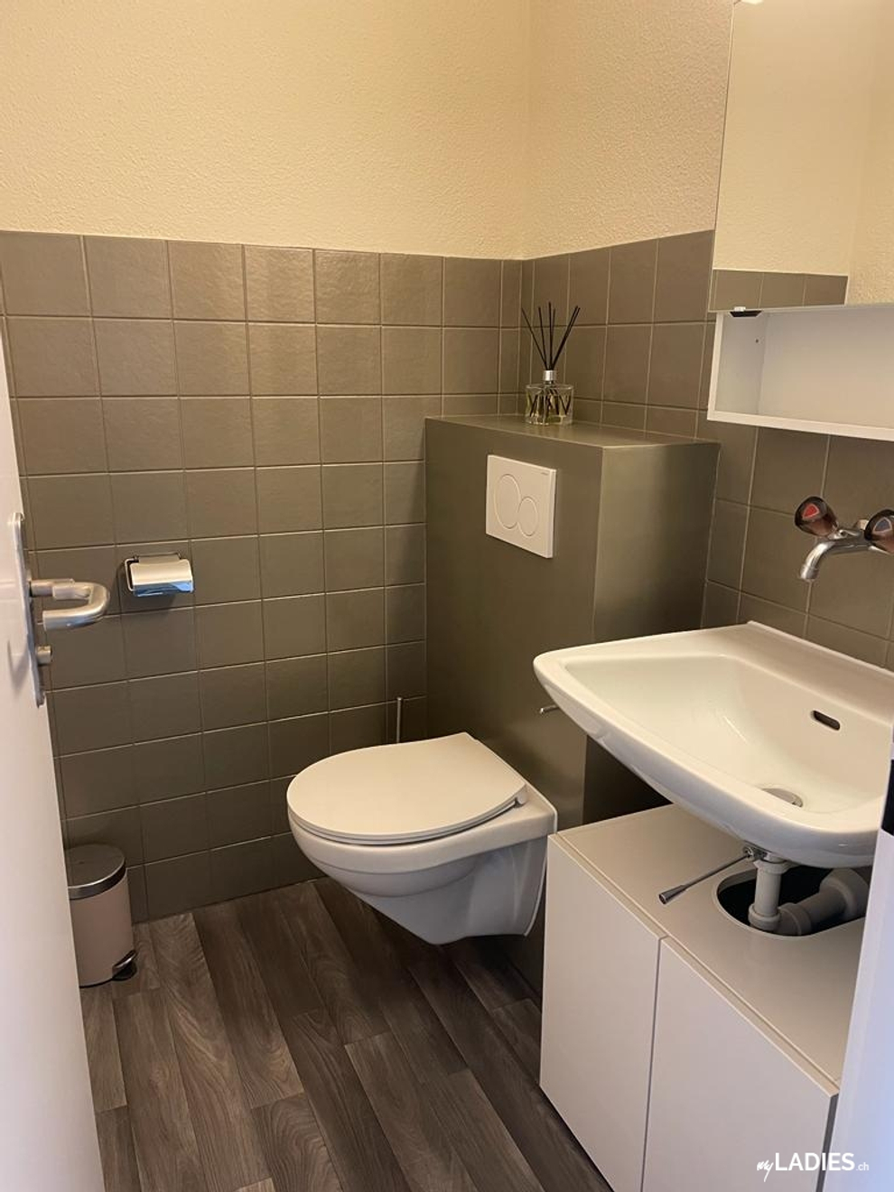 Zimmer/Rooms/Habitaciones in Niederglatt ZH / Bild 6