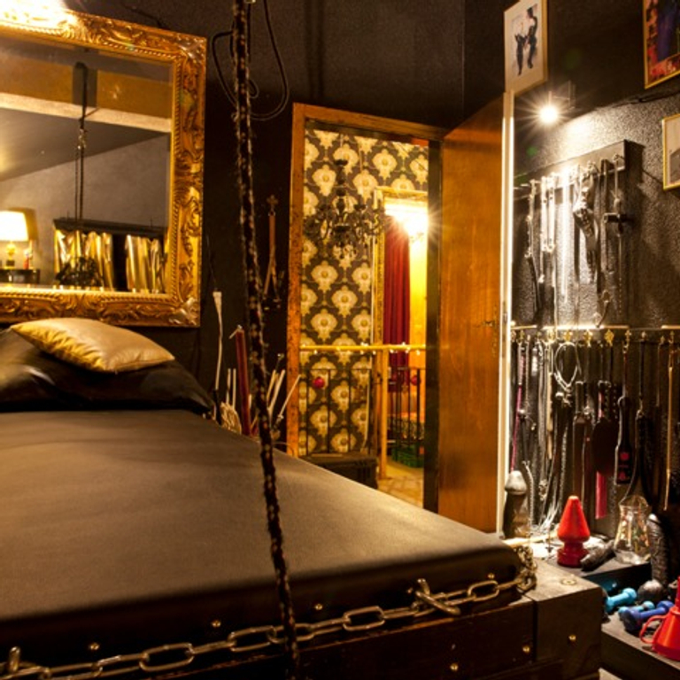 Lana Andersson - SM/Fetisch und Bizarr-Haus — 8134 Adliswil