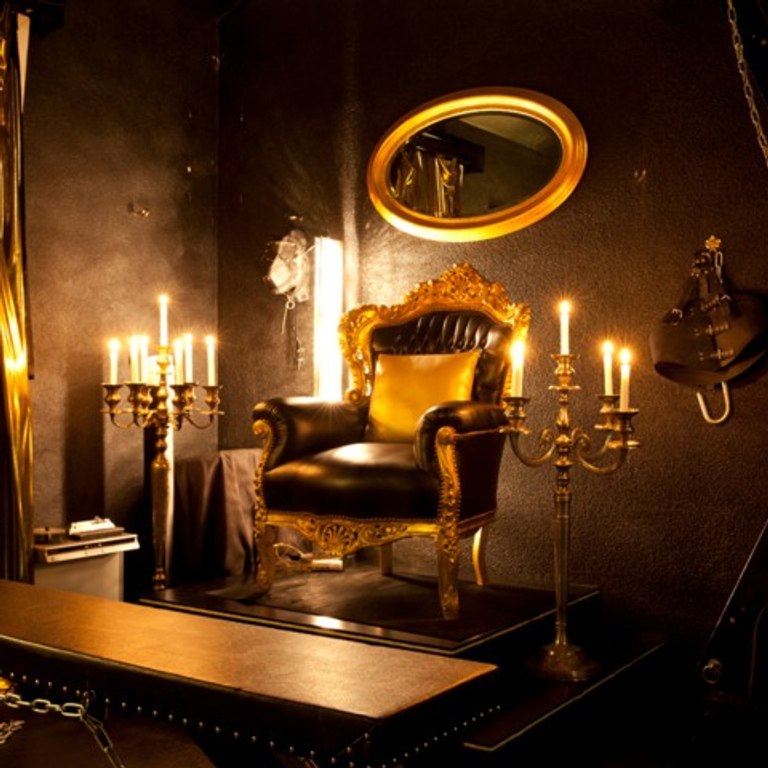 Lana Andersson - SM/Fetisch und Bizarr-Haus — 8134 Adliswil