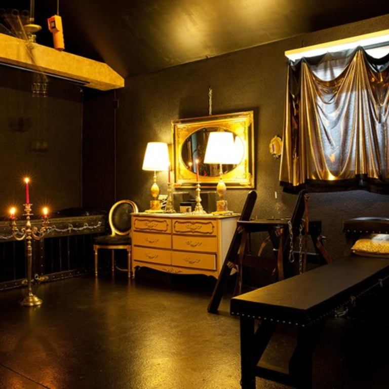 Lana Andersson - SM/Fetisch und Bizarr-Haus — 8134 Adliswil