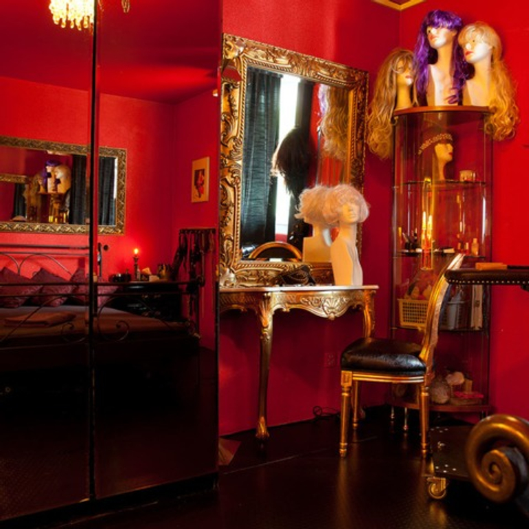 Lana Andersson - SM/Fetisch und Bizarr-Haus — 8134 Adliswil