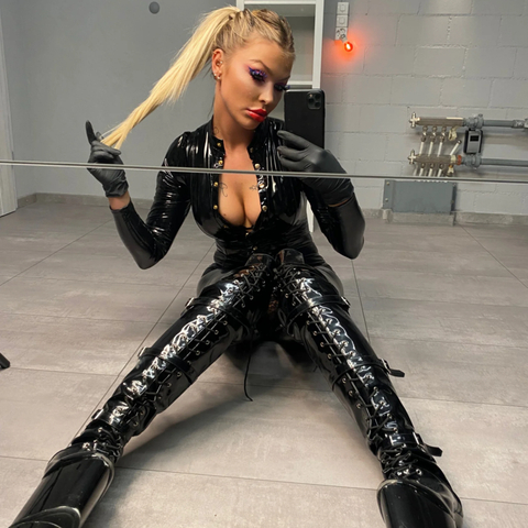 Domina Escorpia de alto nivel