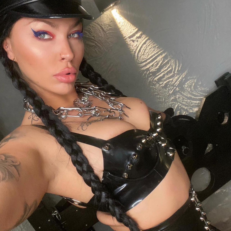 High-Class Domina Scorpia - Elite Mistress