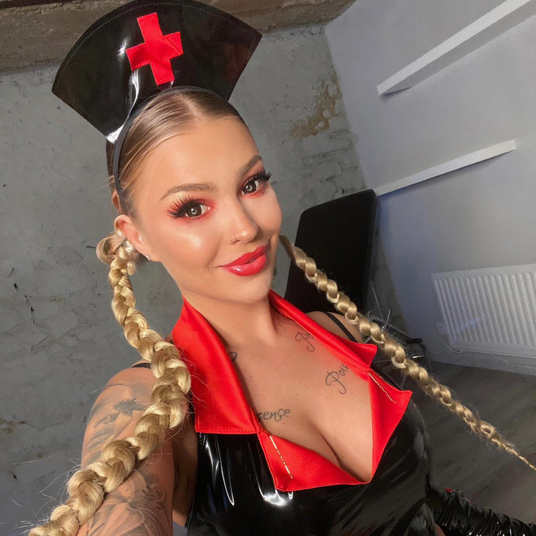 High-Class Domina Scorpia - Elite Mistress