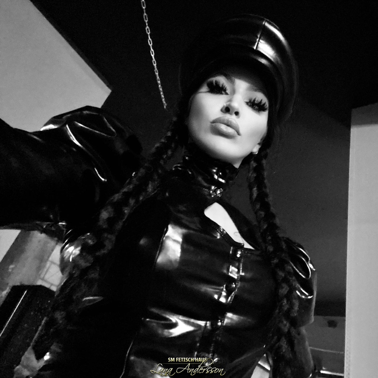 High-Class Domina Scorpia - Elite Mistress