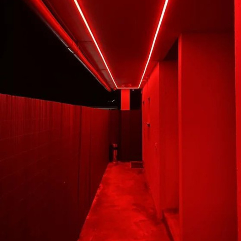 MAN LIKE GIRL — 8406 Winterthur