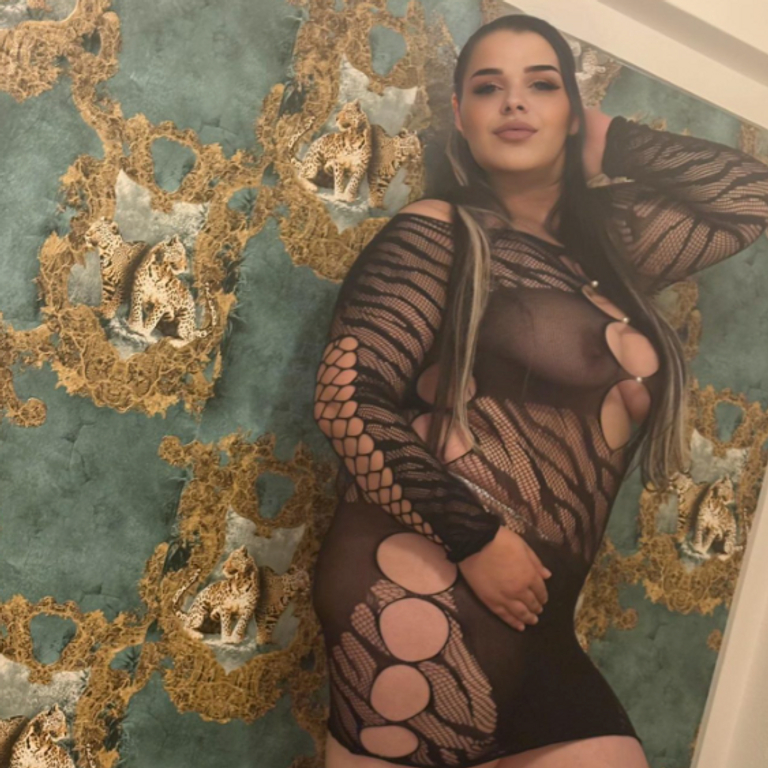 Rahel - mollig und geil