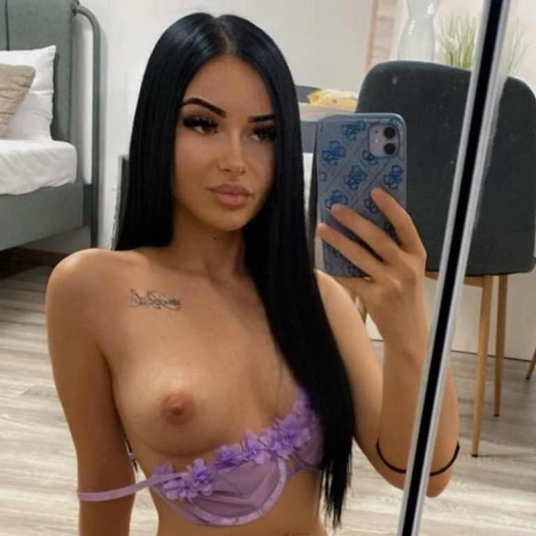 Hanna - Teeny bumsen💕