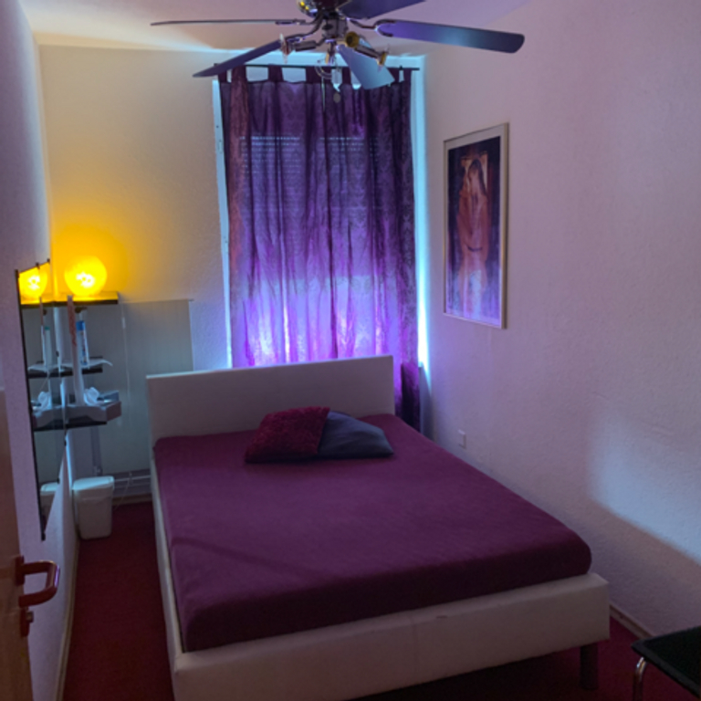 Studio X — 9434 Au