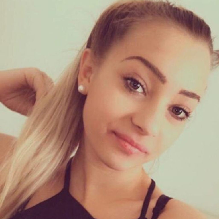 Mercedes - zuckersüsses Teeny