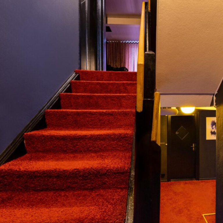 Seriöse, aufgeschlossene Frauen gesucht