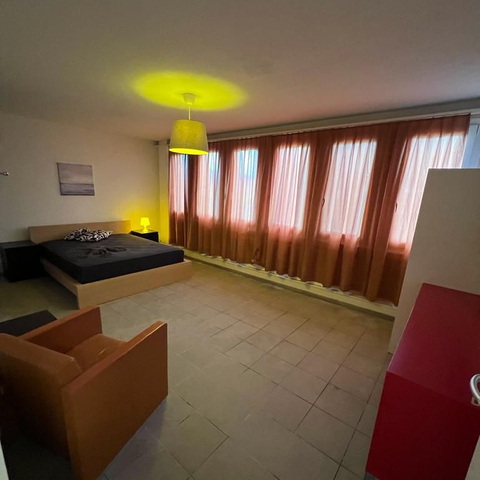 Chambre à la journée, à la semaine, au mois ou au pourcentage