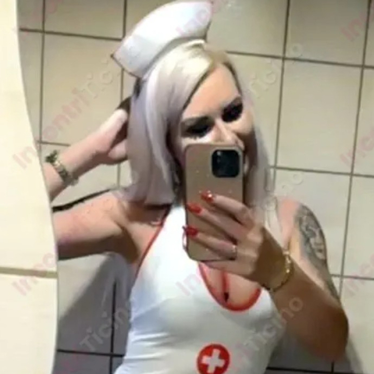 Karina - blonder Traum