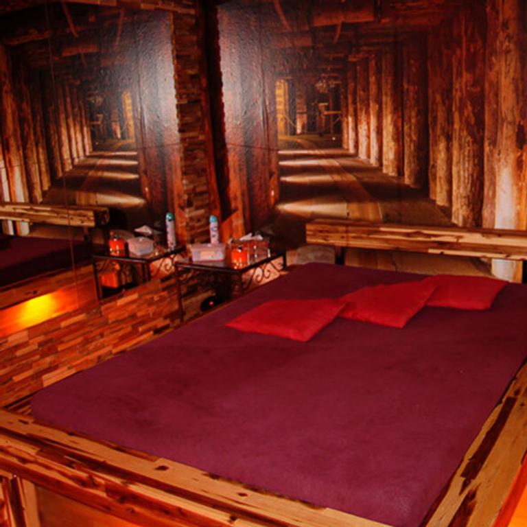 Club LaVie — 8535 Herdern