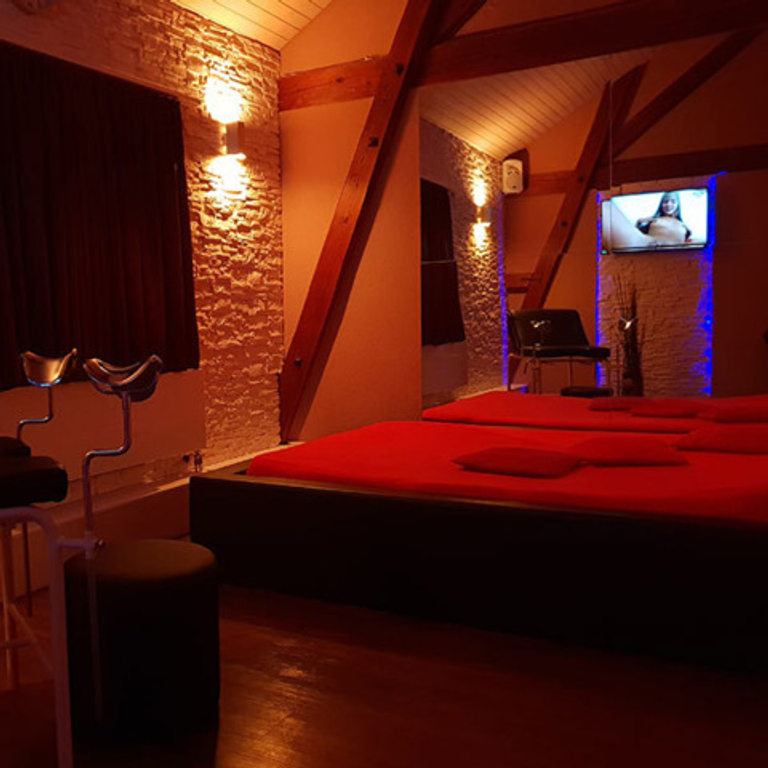 Club LaVie — 8535 Herdern